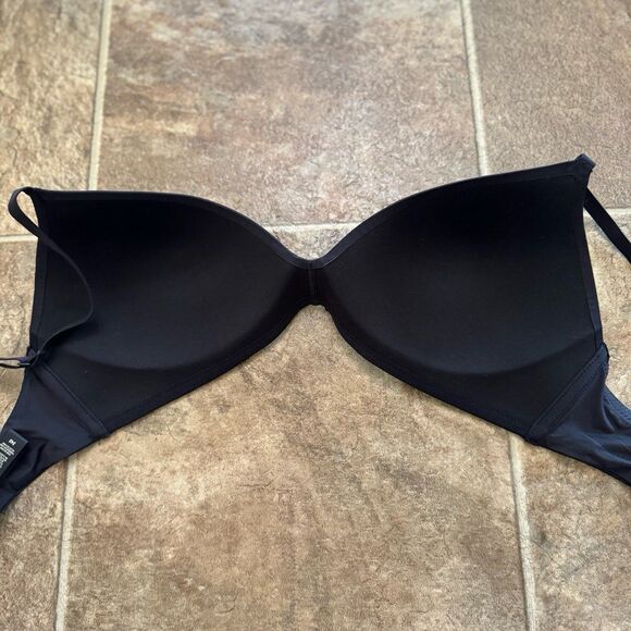 Skims Wireless Form T-shirt Bra Onyx Size 34D - Picture 7 of 8